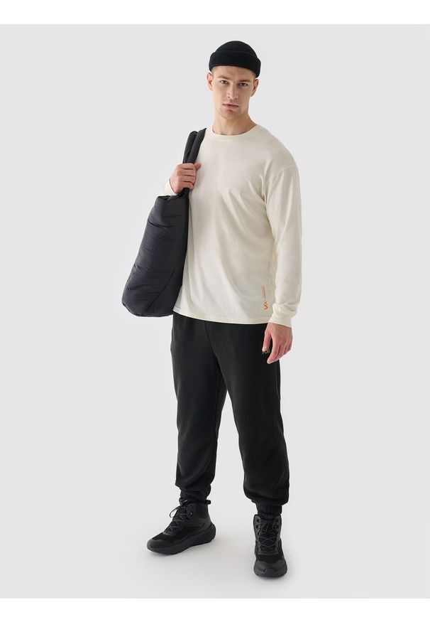 4f - 4F Longsleeve oversize z nadrukiem męski - beżowy XL. Okazja: na co dzień. Kolor: beżowy. Materiał: dzianina, bawełna, jersey. Długość rękawa: długi rękaw. Długość: długie. Wzór: nadruk. Styl: klasyczny, sportowy, casual