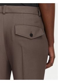 BOSS Spodnie materiałowe Talia5 50564488 Brązowy Regular Fit. Kolor: brązowy. Materiał: wiskoza #5