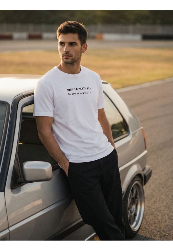 Sinsay - Bawełniana koszulka z krótkim rękawem - biały. Kolor: biały. Materiał: bawełna. Długość rękawa: krótki rękaw. Długość: krótkie