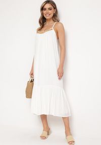 Born2be - Biała Wiskozowa Sukienka z Ramiączkami Zdobiona Cekinami i Metaliczną Nitką Comalara. Okazja: na co dzień, na imprezę. Typ kołnierza: dekolt w serek. Kolor: biały. Materiał: wiskoza. Długość rękawa: na ramiączkach. Wzór: aplikacja. Styl: casual #4