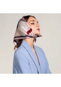 Wittchen - Damska apaszka jedwabna wzorzysta. Kolor: wielokolorowy, beżowy, czerwony. Materiał: jedwab. Wzór: gładki. Styl: elegancki, klasyczny #2