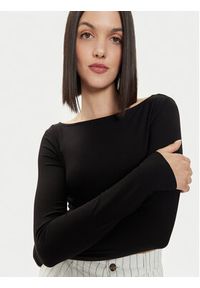 Gina Tricot Bluzka 22145 Czarny Slim Fit. Kolor: czarny. Materiał: wiskoza