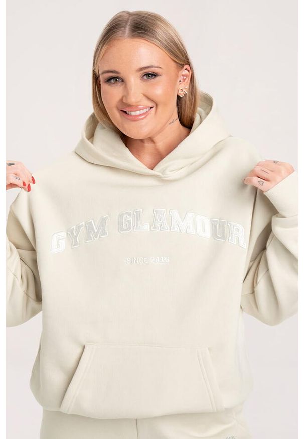 GYM GLAMOUR - Bluza fitness damska Gym Glamour college off. Kolor: biały. Sport: fitness