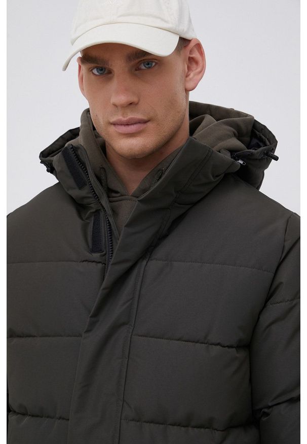 Only & Sons - Kurtka przeciwdeszczowa. Okazja: na co dzień. Kolor: zielony. Materiał: materiał. Wzór: gładki. Styl: casual
