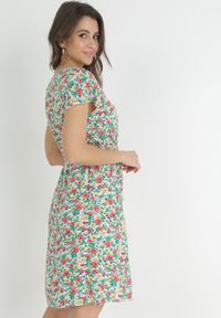 Born2be - Biało-Zielona Rozkloszowana Sukienka Mini z Wiskozy w Kwiaty ze Sznurkiem Marani. Kolor: zielony. Materiał: wiskoza. Wzór: kwiaty. Długość: mini #3