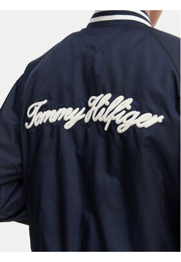 TOMMY HILFIGER - Tommy Hilfiger Kurtka bomber Logo Appliqué WW0WW48618 Granatowy Regular Fit. Kolor: niebieski. Materiał: syntetyk