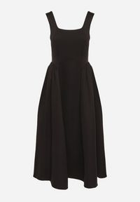 Born2be - Czarna Rozkloszowana Sukienka na Szerokich Ramiączkach Reterna. Okazja: na imprezę. Typ kołnierza: dekolt kwadratowy. Kolor: czarny. Długość rękawa: na ramiączkach. Styl: elegancki. Długość: mini #4