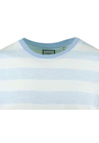 Lekki i Przewiewny T-Shirt Męski - Brave Soul - Błękitna w Paski. Okazja: na co dzień. Kolor: niebieski. Materiał: bawełna. Wzór: prążki, paski. Sezon: lato, wiosna. Styl: casual #4