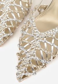 Renee - Złote Sandały na Szpilce z Ażurową Szydełkową Cholewką Navioil. Zapięcie: pasek. Kolor: złoty. Materiał: satyna, len. Wzór: ażurowy. Obcas: na szpilce. Wysokość obcasa: średni #4