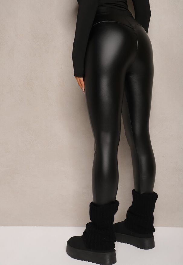 Renee - Czarne Legginsy Push-Up z Ekoskóry Ocieplone Polarkiem Alabella. Okazja: na co dzień. Kolor: czarny. Materiał: polar. Styl: elegancki, casual