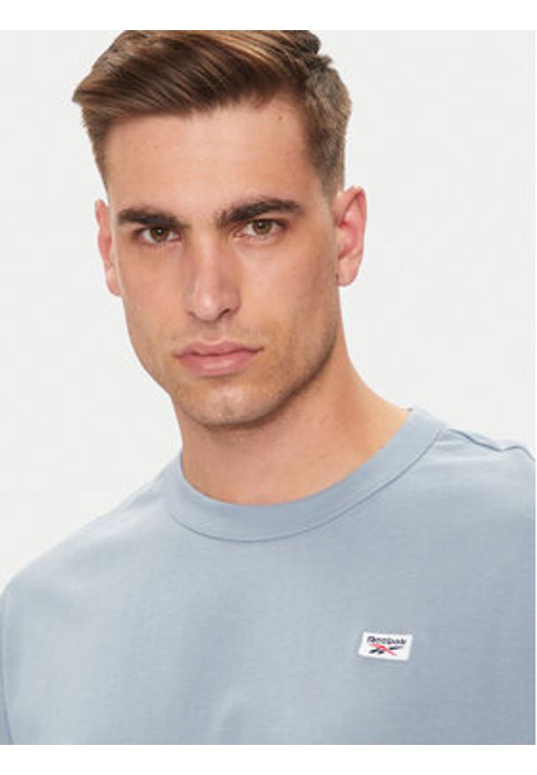 Reebok T-Shirt Classic Court Sport 100075741 Niebieski Regular Fit. Kolor: niebieski. Materiał: bawełna. Styl: sportowy