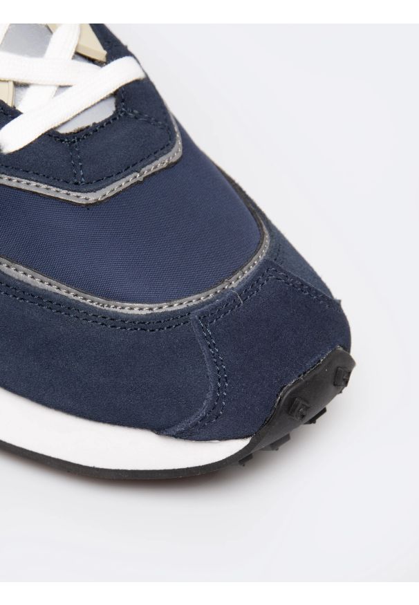 Big-Star - Sneakersy męskie ze skóry naturalnej granatowe RR174373 403. Okazja: na co dzień. Kolor: niebieski. Materiał: skóra