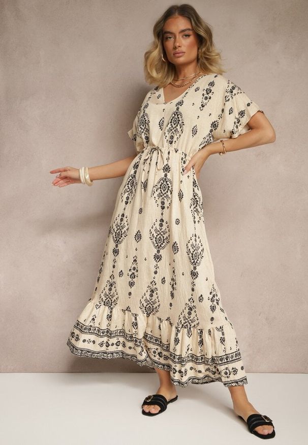 Renee - Jasnobeżowa Rozkloszowana Sukienka z Falbanką w Print Boho z Wiskozą Tunova. Okazja: na co dzień. Typ kołnierza: dekolt w serek. Kolor: beżowy. Materiał: wiskoza. Długość rękawa: długi rękaw. Wzór: nadruk. Styl: boho