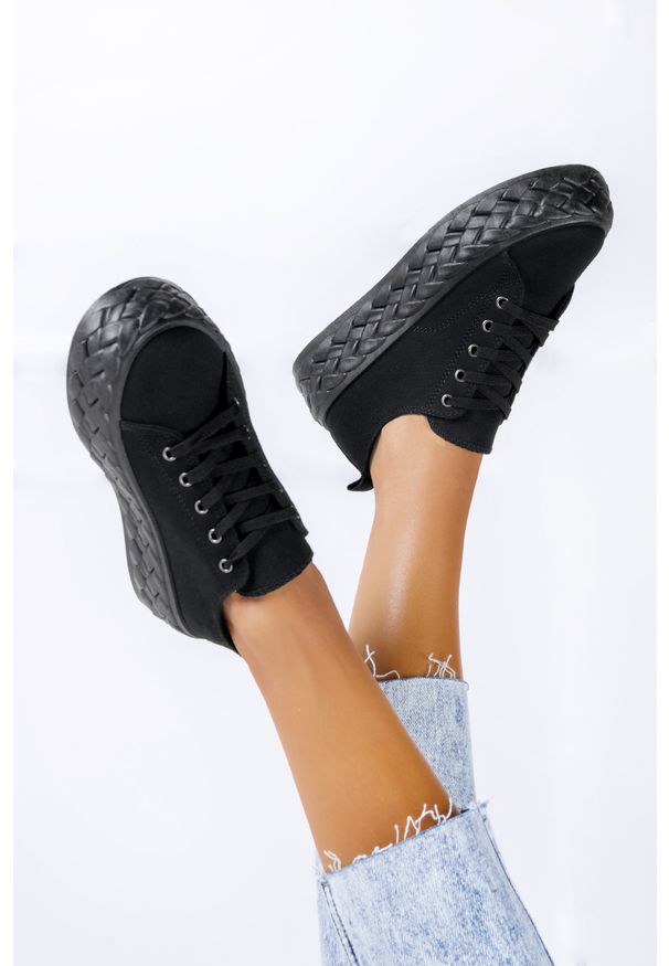 Casu - Czarne trampki creepersy na ozdobnej platformie buty sportowe sznurowane casu re15p. Kolor: czarny. Obcas: na platformie. Styl: sportowy