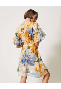TwinSet - TWINSET - Sukienka mini z kwiatowym wzorem Hamal. Typ kołnierza: dekolt w kształcie V. Kolor: niebieski. Materiał: materiał. Wzór: kwiaty. Długość: mini #2