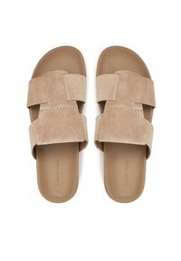 Calvin Klein Klapki Lug Sandal Double T Su HM0HM01800 Brązowy. Kolor: brązowy. Materiał: skóra, zamsz