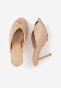 Renee - Ciemnobeżowe Klapki na Szpilce z Wyciętą Cholewką Ariesona. Okazja: na co dzień, na imprezę. Kolor: beżowy. Materiał: jeans. Obcas: na szpilce. Styl: casual, elegancki, klasyczny #3