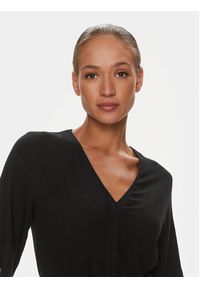 Selected Femme Kombinezon 16089065 Czarny Regular Fit. Kolor: czarny. Materiał: wiskoza