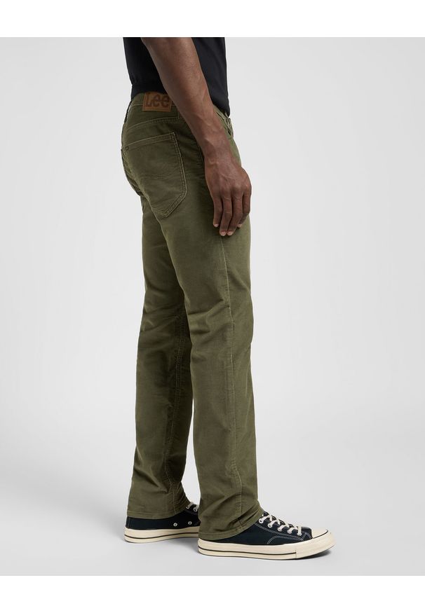 Lee - MESKIE SPODNIE LEE DAREN ZIP FLY MERCANTILE GREEN 112370534