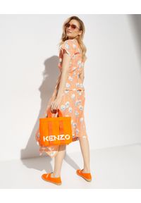 Kenzo - KENZO - Pomarańczowa sukienka w kwiaty. Kolor: pomarańczowy. Materiał: materiał. Wzór: kwiaty. Typ sukienki: asymetryczne. Długość: midi
