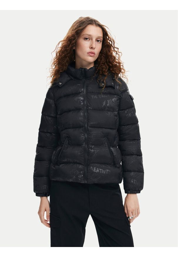 Desigual Kurtka zimowa Drammen 24WWEWBM Czarny Regular Fit. Kolor: czarny. Materiał: syntetyk. Sezon: zima