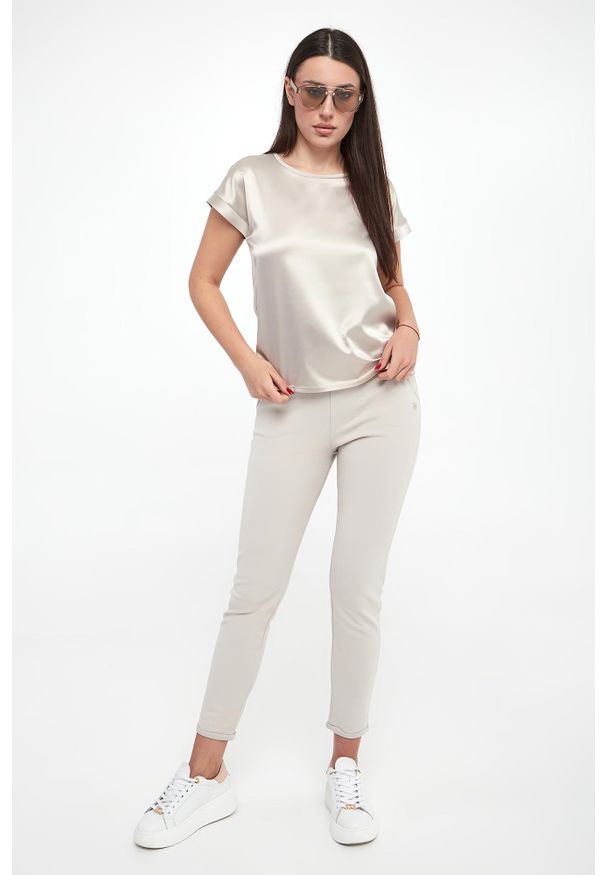 T-shirt damski satynowy Taila JOOP!. Materiał: satyna