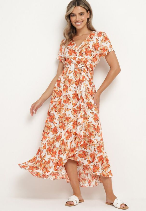 Born2be - Pomarańczowa Wiskozowa Sukienka o Rozkloszowanym Kroju z Gumką w Talii i Materiałowym Paskiem Vikletta. Kolor: pomarańczowy. Materiał: wiskoza, materiał. Długość rękawa: krótki rękaw. Typ sukienki: rozkloszowane. Styl: elegancki
