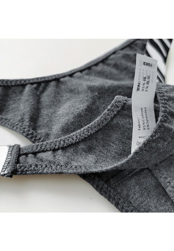 Intica - Stringi damskie z wysokim stanem optycznie wydłużające nogi Jisoon. Stan: podwyższony. Kolor: biały. Materiał: materiał