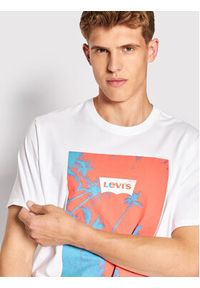 Levi's® T-Shirt 16143-0012 Biały Relaxed Fit. Kolor: biały. Materiał: bawełna
