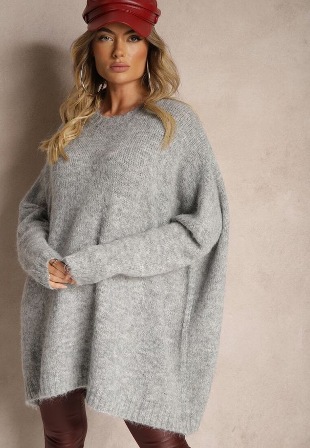 Renee - Jasnoszary Casualowy Sweter Oversize Allethia. Okazja: na co dzień. Kolor: szary. Styl: casual