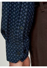 Pako Lorente - PAKO LORENTE – Koszula męska we wzór geometryczny. Materiał: elastan, nylon. Długość rękawa: długi rękaw. Długość: długie. Wzór: geometria. Sezon: wiosna #3