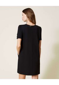 TwinSet - TWINSET - Czarna mini sukienka z ćwiekami. Okazja: na co dzień. Kolor: czarny. Wzór: aplikacja. Typ sukienki: proste. Styl: klasyczny, casual. Długość: mini #2