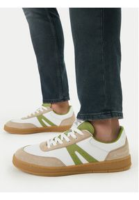 Guess Jeans Sneakersy CWBEO-BENJAMIN-01 WE Biały. Kolor: biały. Materiał: syntetyk, skóra #4