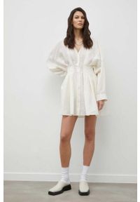 Samsoe & Samsoe - Samsoe Samsoe sukienka kolor beżowy mini rozkloszowana. Kolor: beżowy. Materiał: tkanina, jedwab, materiał, lyocell. Długość rękawa: długi rękaw. Typ sukienki: rozkloszowane. Długość: mini #1