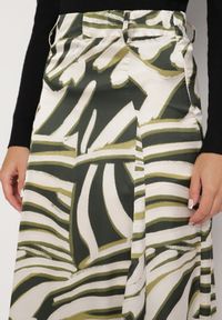 Born2be - Zielono-Beżowa Rozkloszowana Spódnica Maxi w Tygrysie Paski z Paskiem w Komplecie Castella. Kolor: zielony. Długość: długie. Wzór: paski