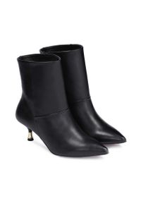 Kazar - Czarne botki damskie. Okazja: na co dzień. Kolor: czarny. Materiał: skóra. Obcas: na obcasie. Styl: casual. Wysokość obcasa: niski #2