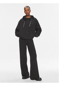 Calvin Klein Jeans Wiatrówka Logo J20J223353 Czarny Regular Fit. Kolor: czarny. Materiał: syntetyk #2