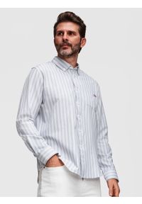 Ombre Clothing - Koszula męska REGULAR FIT w białe paski z kieszonką – szara V1 - Rozmiar: XL. Okazja: do pracy. Typ kołnierza: button down. Kolor: szary. Materiał: materiał, bawełna. Wzór: paski. Styl: elegancki, klasyczny #1