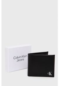 Calvin Klein Jeans - Portfel skórzany. Kolor: czarny. Materiał: skóra. Wzór: gładki