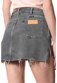 Wrangler - SPÓDNICA JEANSOWA WRANGLER RETRO SKIRT GREY MULES W241RJ24R 112127920. Materiał: jeans. Długość: krótkie. Styl: retro #5