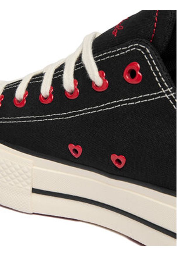 Converse Trampki Chuck Taylor All Star Lift Platform Hearts A19059C Czarny. Kolor: czarny. Materiał: materiał. Obcas: na platformie