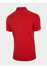 4f - Koszulka polo regular męska - czerwona. Okazja: na co dzień. Typ kołnierza: polo. Kolor: czerwony. Materiał: dzianina, elastan, materiał, bawełna. Wzór: jednolity, ze splotem. Styl: klasyczny, casual, sportowy
