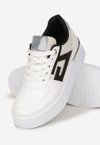Born2be - Białe Sznurowane Sneakersy na Płaskiej Grubej Podeszwie Zantea. Kolor: biały. Obcas: na płaskiej podeszwie