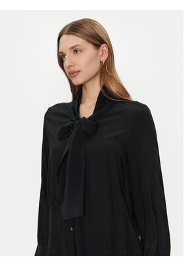 GAP - Gap Bluzka 618636-01 Czarny Regular Fit. Kolor: czarny. Materiał: syntetyk