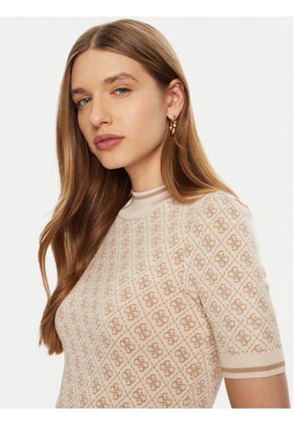 Guess Sukienka dzianinowa W3YK39 Z37K0 Beżowy Regular Fit. Kolor: beżowy. Materiał: syntetyk