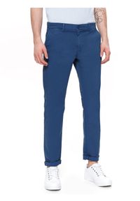 TOP SECRET - Spodnie typu chino regularne. Okazja: do pracy, na co dzień. Kolor: niebieski. Materiał: dzianina, tkanina. Wzór: gładki. Styl: casual #4