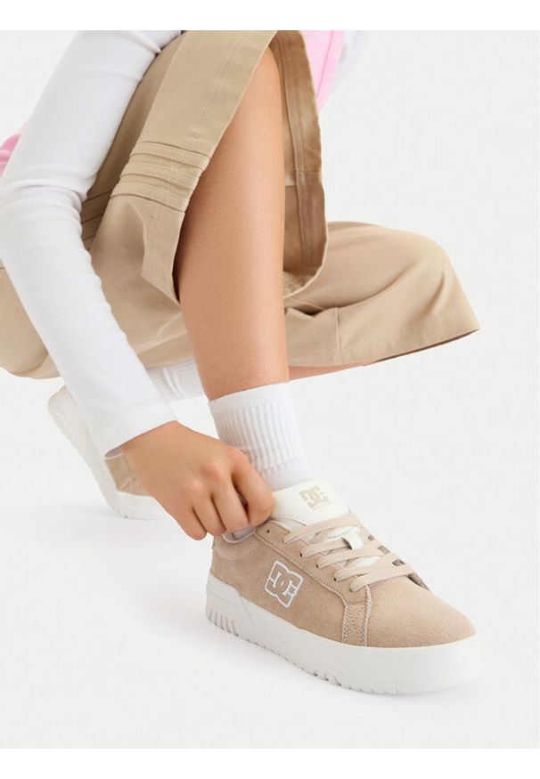 DC Shoes Sneakersy CEO-WP40-24302 Beżowy. Kolor: beżowy. Materiał: skóra, zamsz