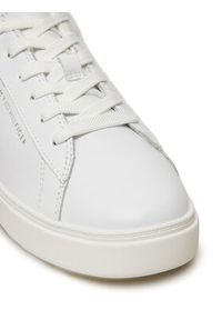 TOMMY HILFIGER - Tommy Hilfiger Sneakersy Essential Court FW0FW08320 Biały. Kolor: biały. Materiał: skóra #4