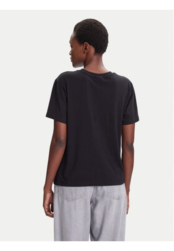 Desigual T-Shirt Berlin 25WWTK51 Czarny Regular Fit. Kolor: czarny. Materiał: bawełna