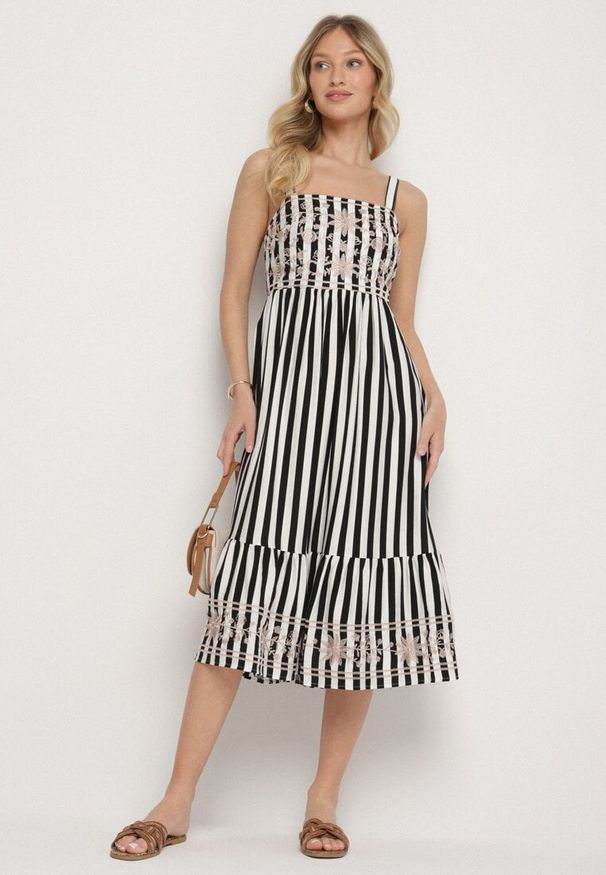 Born2be - Czarno-Biała Sukienka z Bawełny Ozdobiona Haftem Redale. Okazja: na co dzień. Kolor: czarny. Materiał: bawełna. Długość rękawa: na ramiączkach. Wzór: aplikacja, haft. Typ sukienki: proste. Styl: klasyczny, casual, elegancki